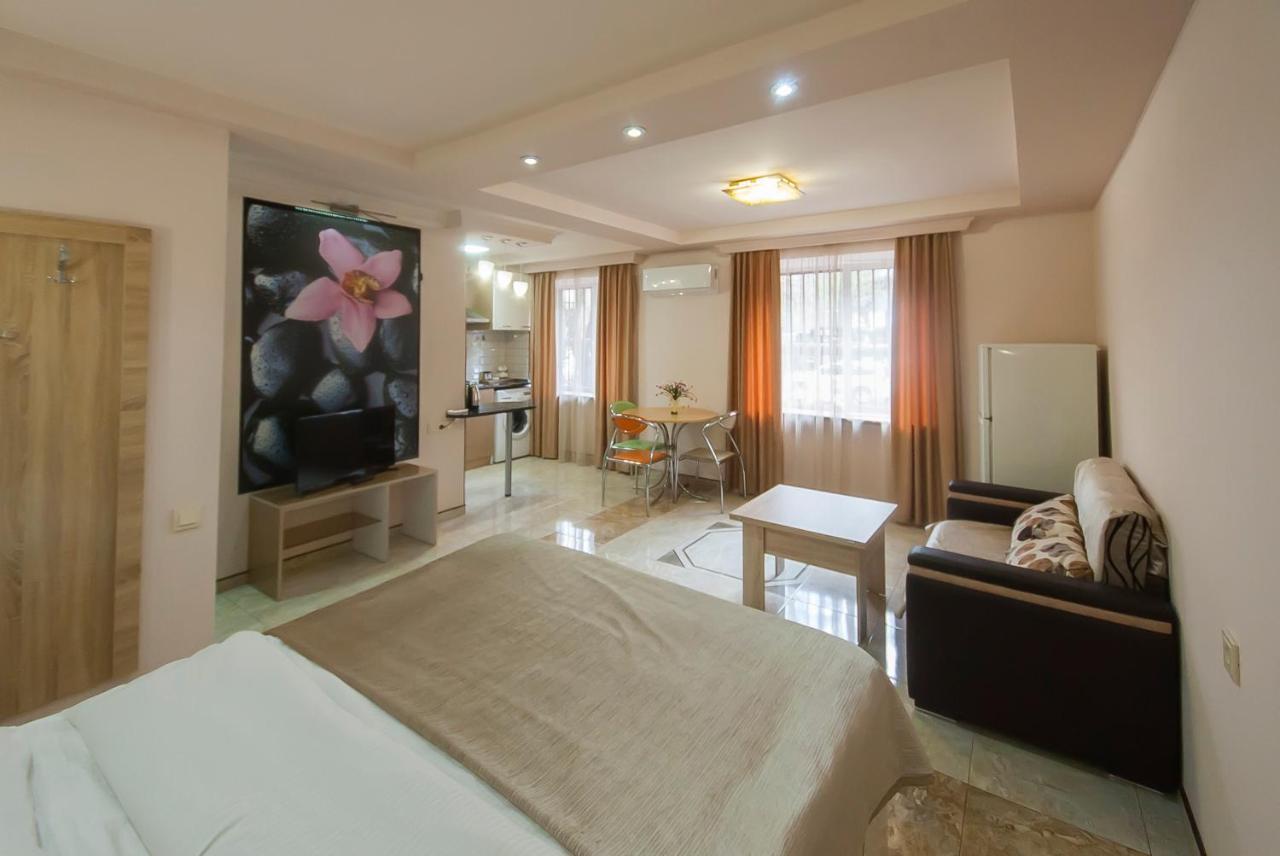 Studio On Papazyan 12 เยเรวาน ภายนอก รูปภาพ